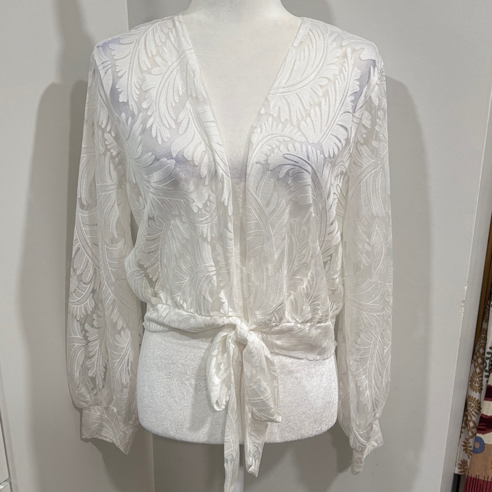 Stylish White Leaf Pattern Blouse